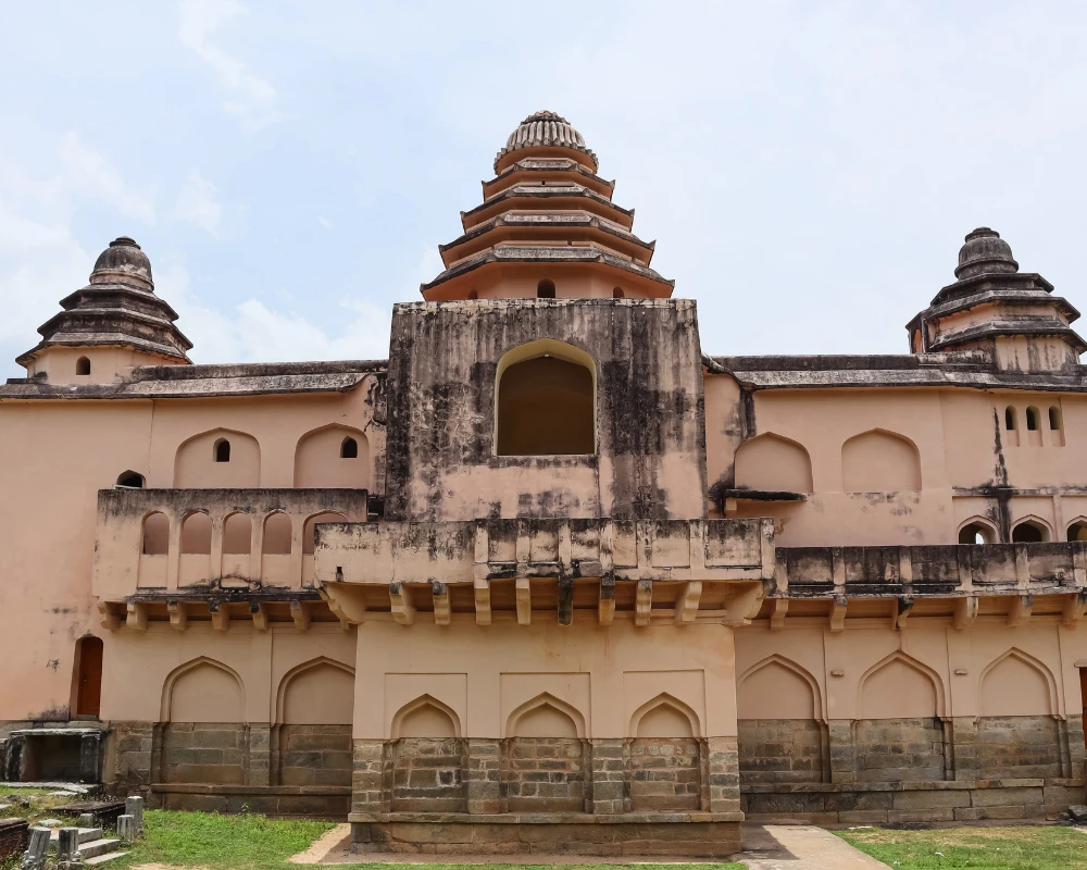 rani mahal inside chandragiri fort